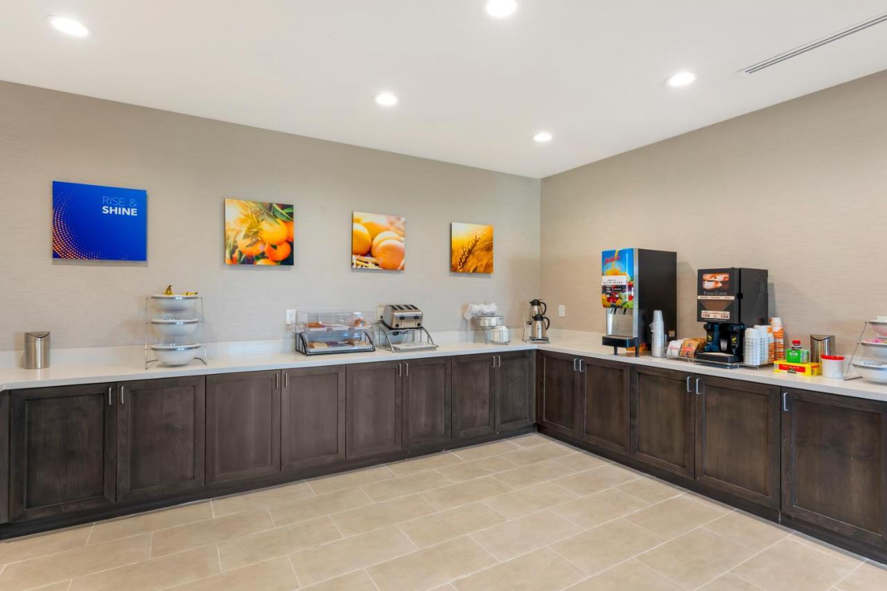 Comfort Inn & Suites Balch Springs - Se Dallas Exteriör bild